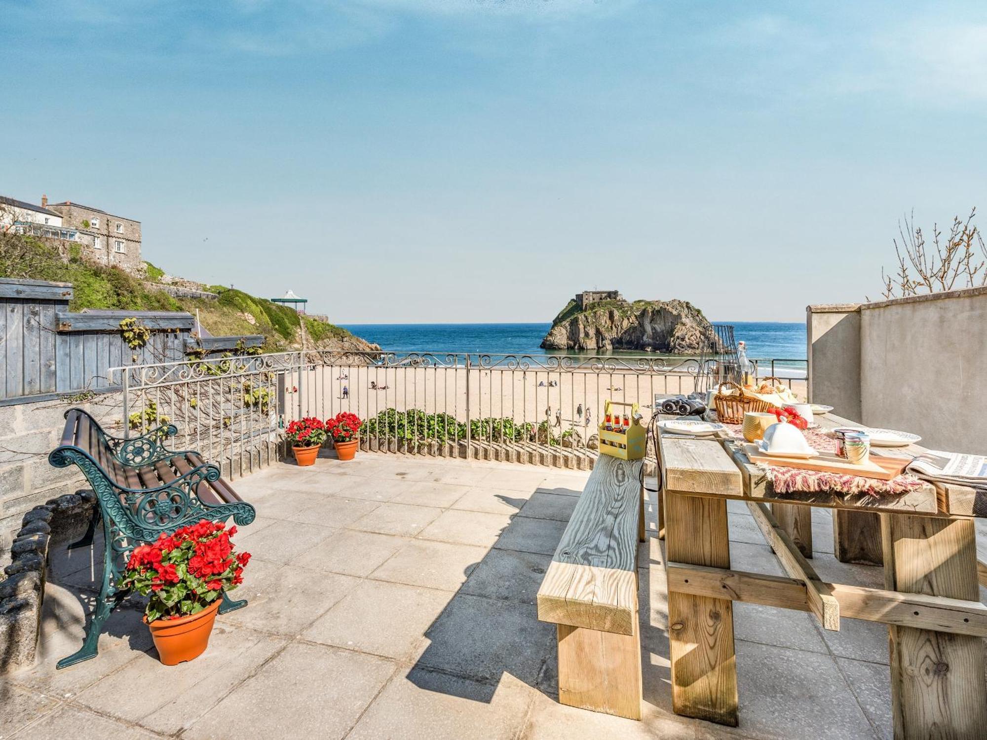 Villa Ocean Waves Tenby Exterior foto
