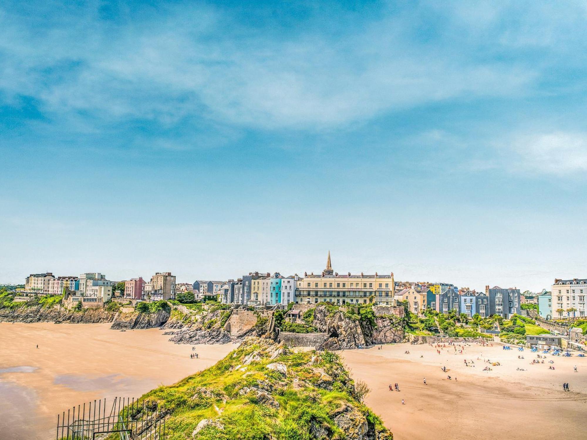 Villa Ocean Waves Tenby Exterior foto