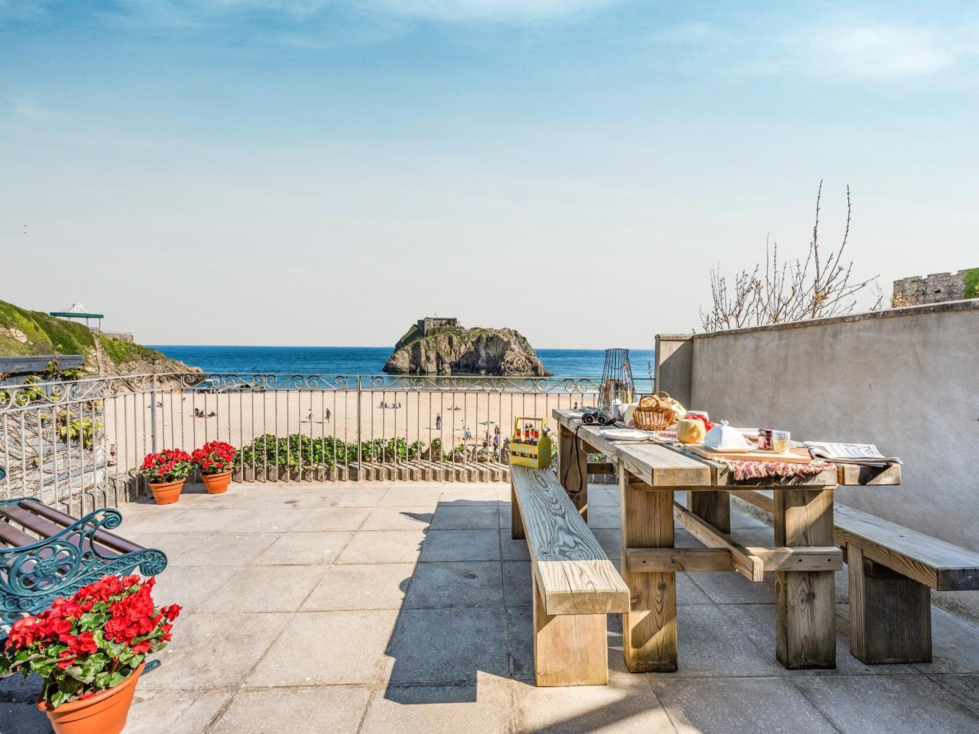Villa Ocean Waves Tenby Exterior foto