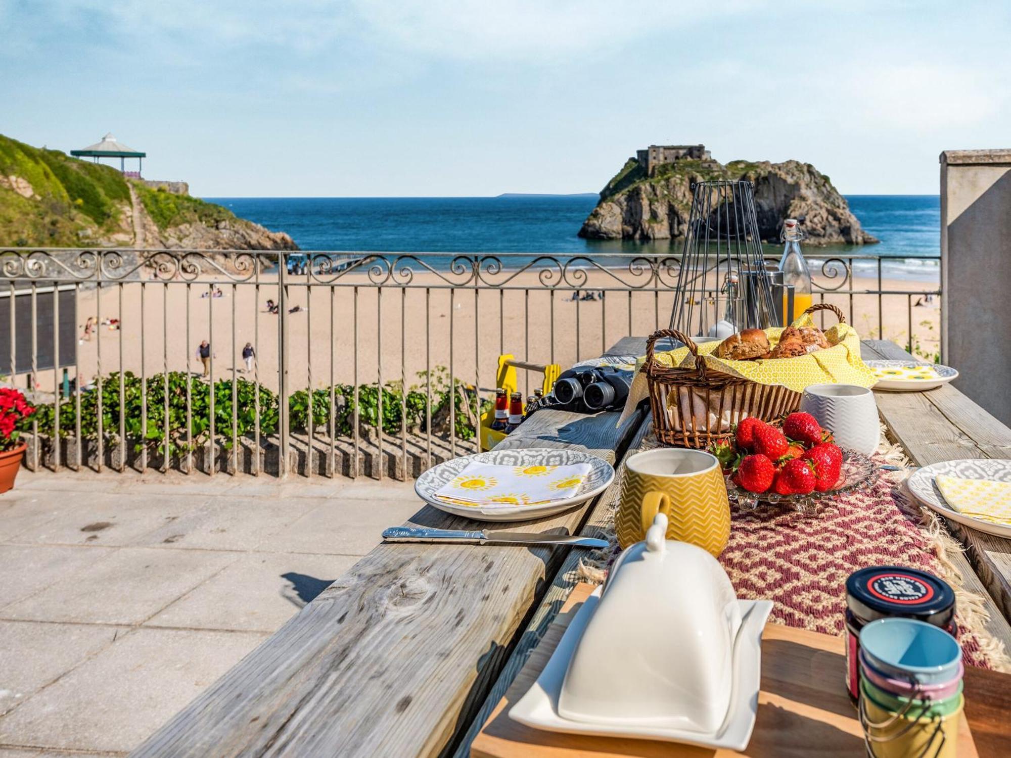 Villa Ocean Waves Tenby Exterior foto